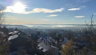 Skyline-bilde over Oslo. Tatt fra Akebakkeskogen i Oslo. Viser oversikt over byen og Oslofjorden.