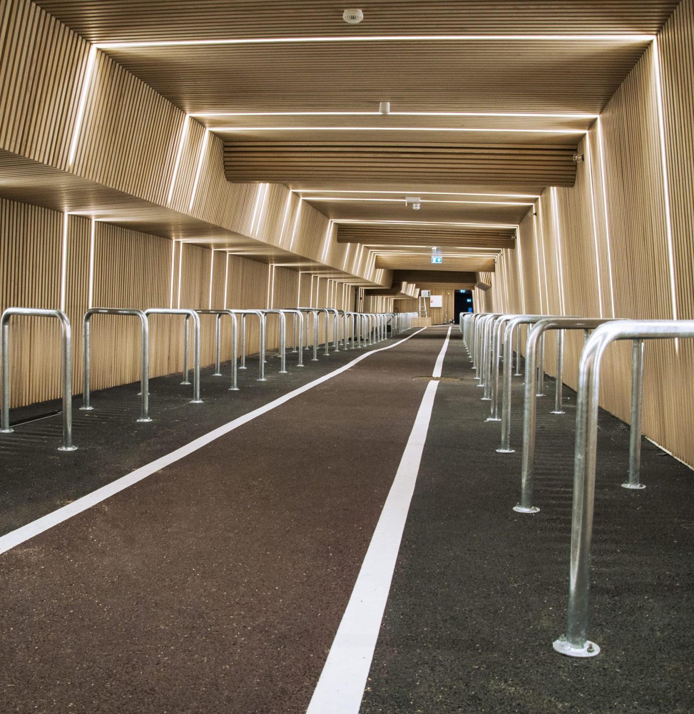 Sykkelhotellet ved Oslo S tilbyr trygg, innendørs sykkelparkering for en femtilapp i måneden.
