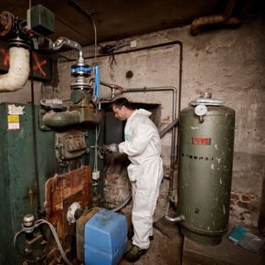 Oslo kommune gir støtte til borettslag som vil fjerne oljefyren og oljetanken og skifter til miljøvennlig oppvarming