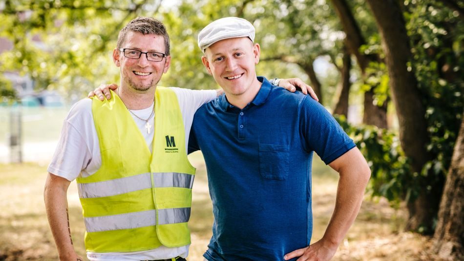 Svein Arnesen (t.v.) er en av de ansatte med rusbakgrunn hos Medarbeiderne i Oslo
