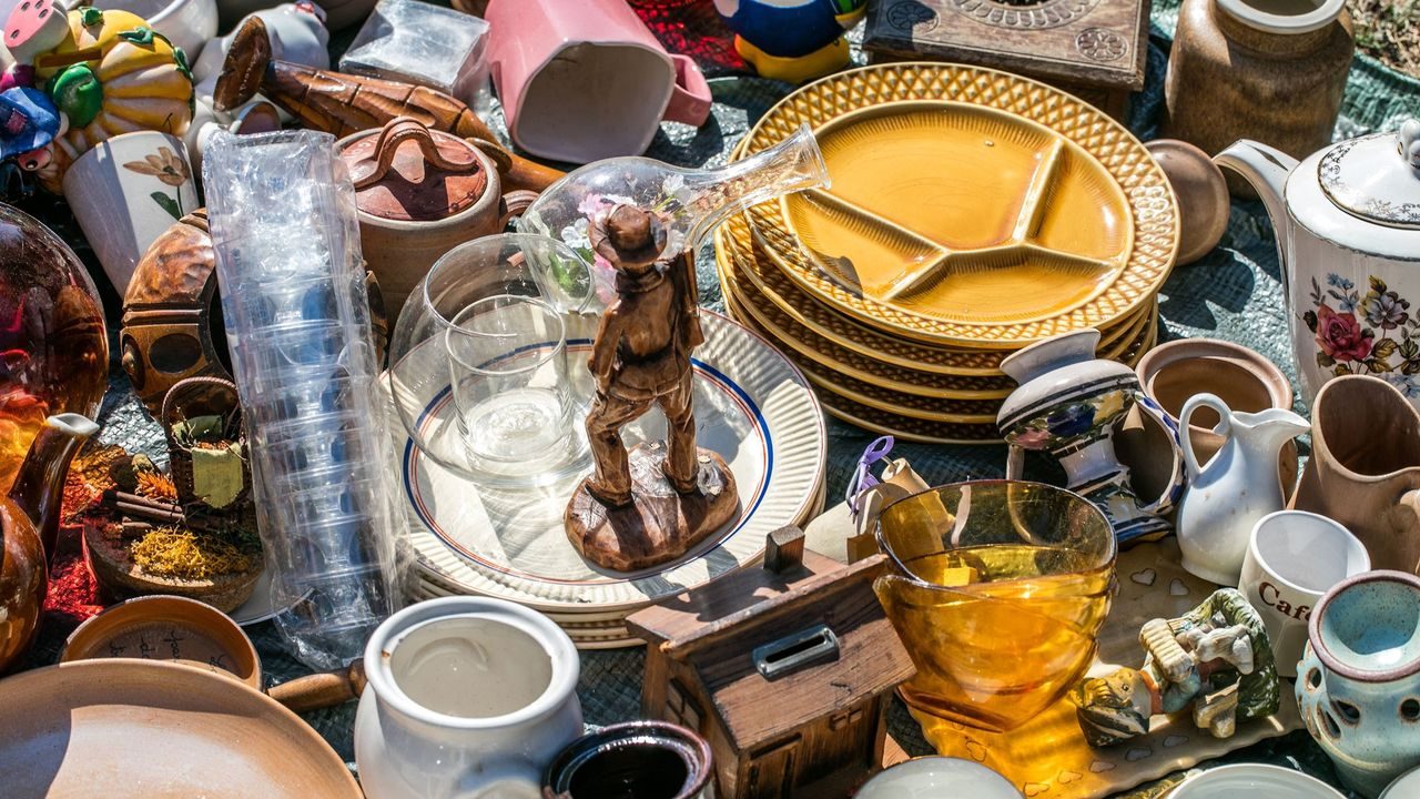 Man kan finne mange fine skatter på loppemarked