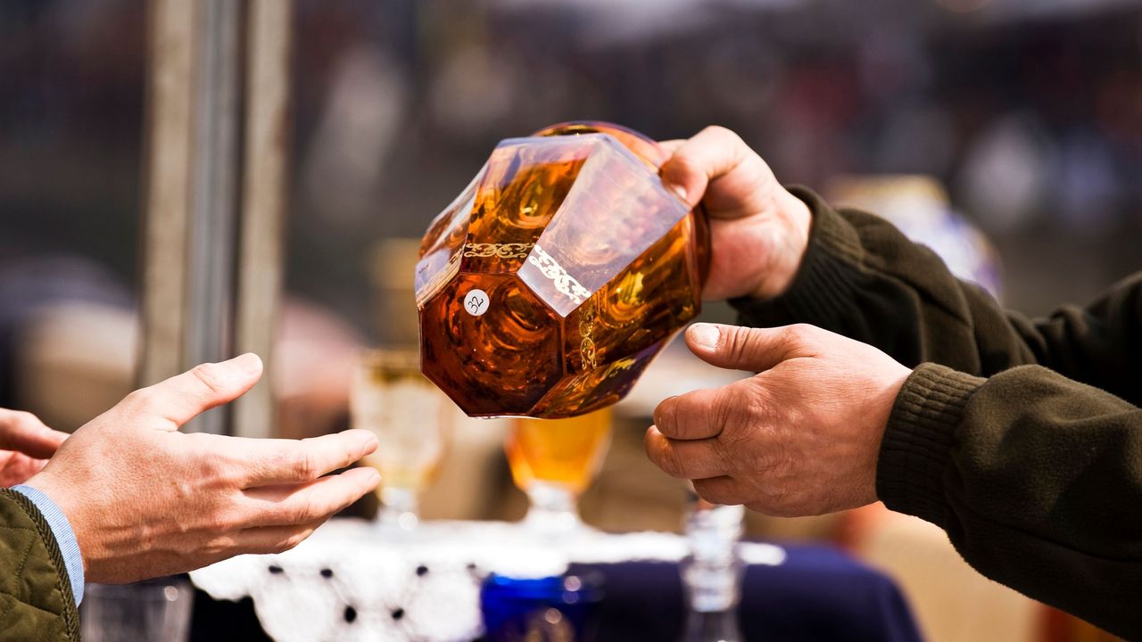 Vase på loppemarked