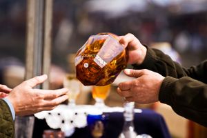 Vase på loppemarked