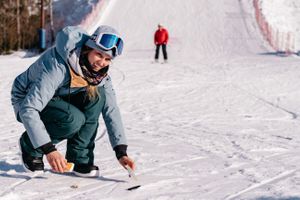 plukker søppel for snowChallenge