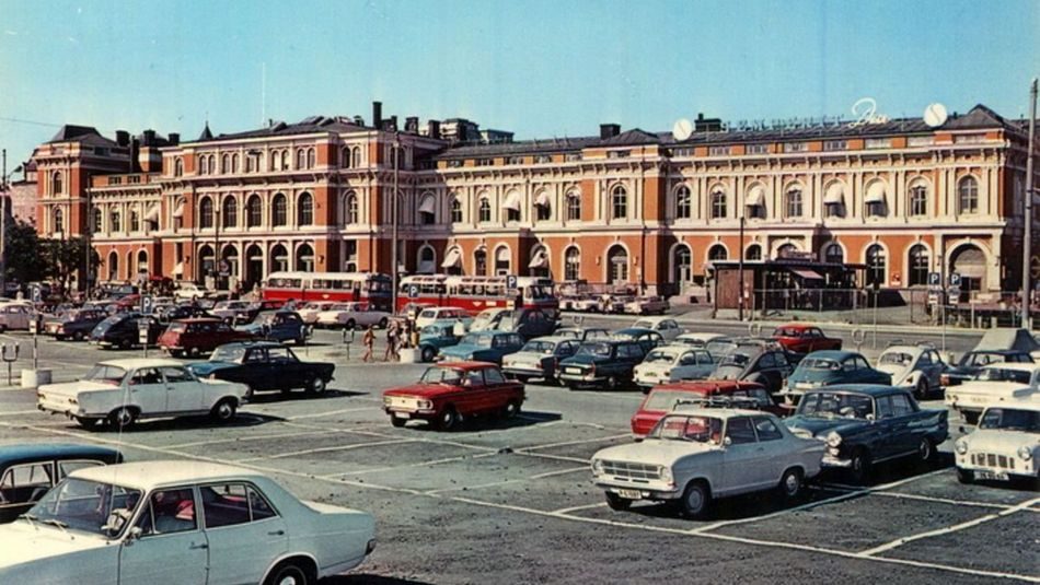parkering foran Østbanebygningen
