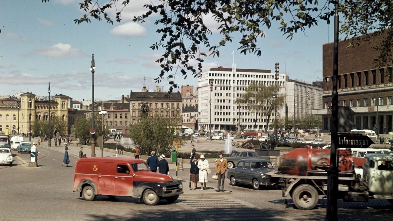 parkering i Oslo: biler på Rådhusplassen