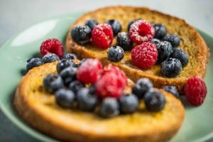 Dette kan du lage med brødrester: Arme riddere