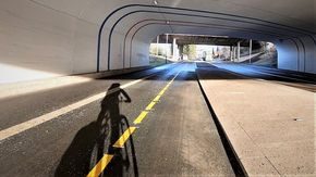 En av Oslos mange sykkelveier går i kulvert under Østre Aker vei ved Veitvet