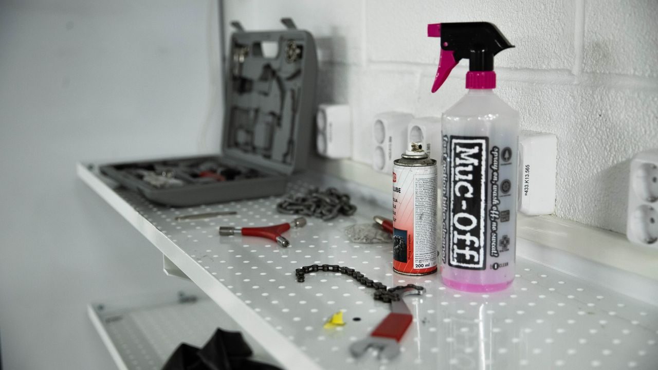 Utstyr til å reparere sykkel