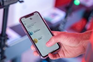 Mibiltelefon med app for sykkelcontainer