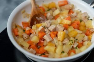 pytt i panne med kalkunrester