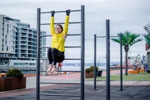 styrketrening utendørs: benheving