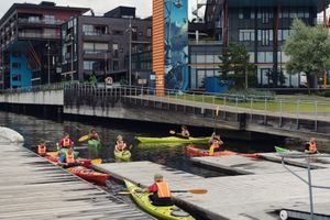 leje kajakk, båt, i vannet