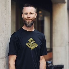 Fikk støtte til sykkelparkering: Slik fekk Det Norske Teatret plass til over dobbelt så mange syklar som dei hadde før.