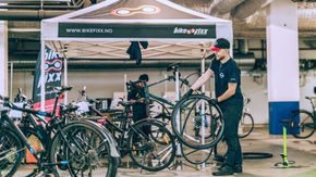 Sykkelservice hos bedrift.