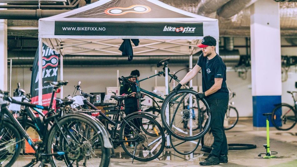 Sykkelservice hos bedrift.