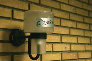 Denne lampen blir med videre. - indirekte utslipp